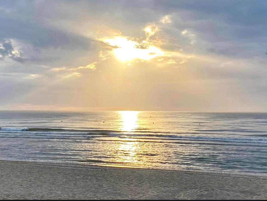 Lesparisnormands - Magnifique Vue Mer - Centre Et Plage Villers-sur-Mer Luaran gambar